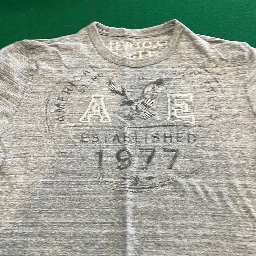 Mens medium gray Aeropostale t-shirt in great condition.
